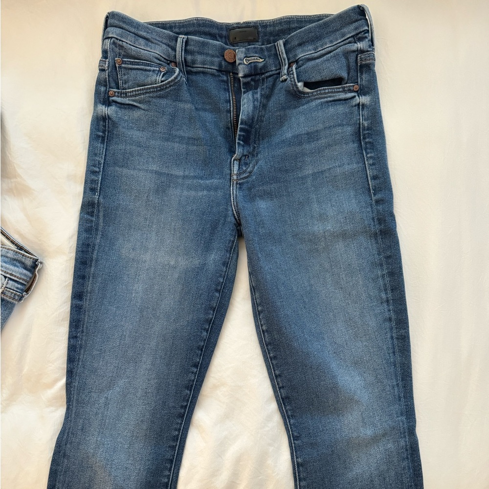 Mother. High waisted looker size 26